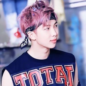 Meet your Posher, Ebony